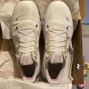 On Cloudtilt sneakers